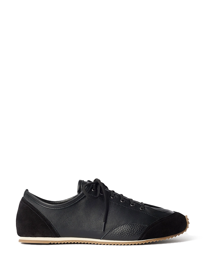 Gummy Sneaker Black